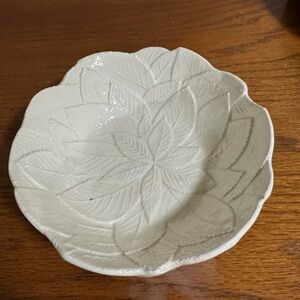 White Leaf Pattern Ceramic Plate